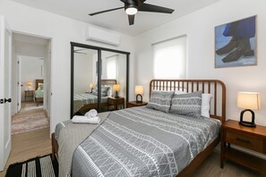 2 chambres, fer et planche à repasser, Wi-Fi, draps fournis