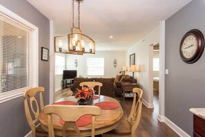 Interior - Entire 2Bd in Most Convenient San Diego Location (San Diego)