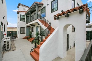 Exterior - Modern High-End Hillcrest Apartment Retreat (San Diego)