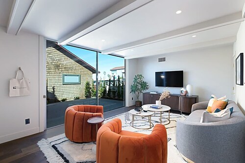 Historic 3BR Bungalow | Steps to La Jolla Cove