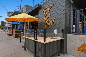 Outdoor dining - Walk to Everything in Ocean Beach! (San Diego)
