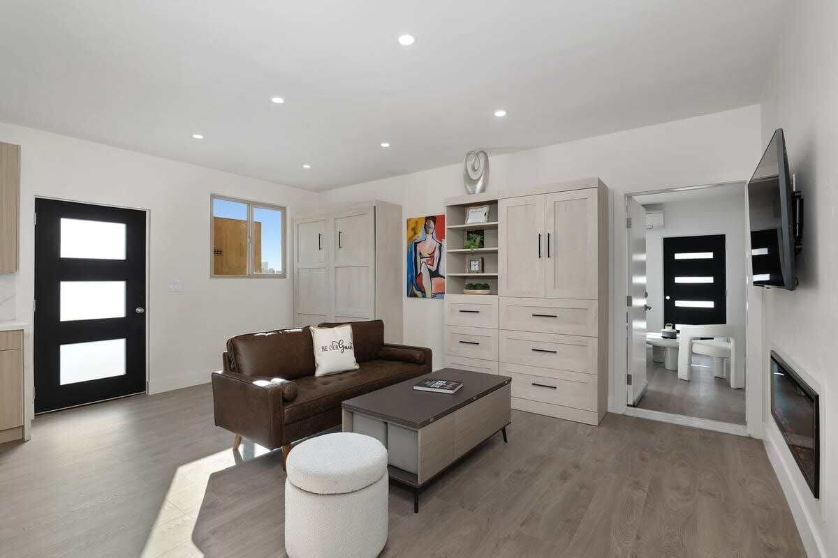 TV, fireplace, offices