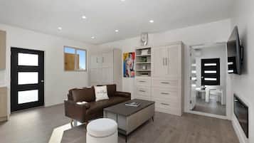 TV, fireplace, offices
