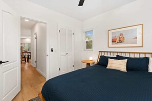 2 bedrooms, iron/ironing board, WiFi, bed sheets - Stylish 2BD Peek-a-boo Ocean View High-End Stay (Solana Beach)
