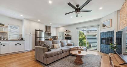 Stylish 2BD Peek-a-boo Ocean View High-End Stay