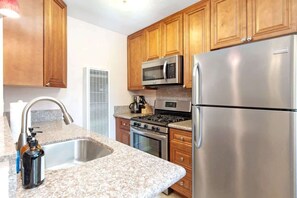 Fridge, microwave, oven, stovetop - PB Getaway Less Than Block to Beach Home (San Diego)