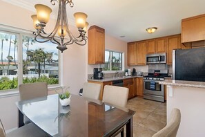 Fridge, microwave, oven, stovetop - Ocean Views! Entire 2BR/2BA in Pacific Beach w/ Parking (San Diego)