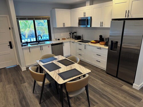 Modern, Beautiful Studio/ 1- and 3-bedroom suites