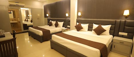 Familjerum för fyra | Skrivbord