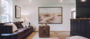 4 BR Family Farmhouse - Queen Beds - Pet Friendly