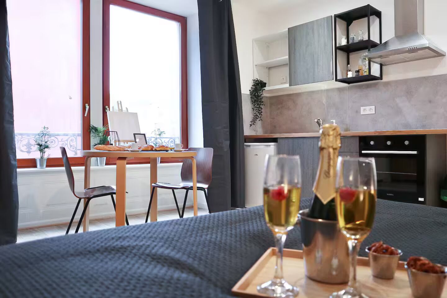 Studio Superior, 1 giường đôi, phòng tắm riêng | Khu ăn uống