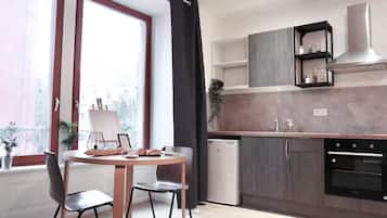 Superior Studio, 1 Double Bed, Private Bathroom | Private kitchen