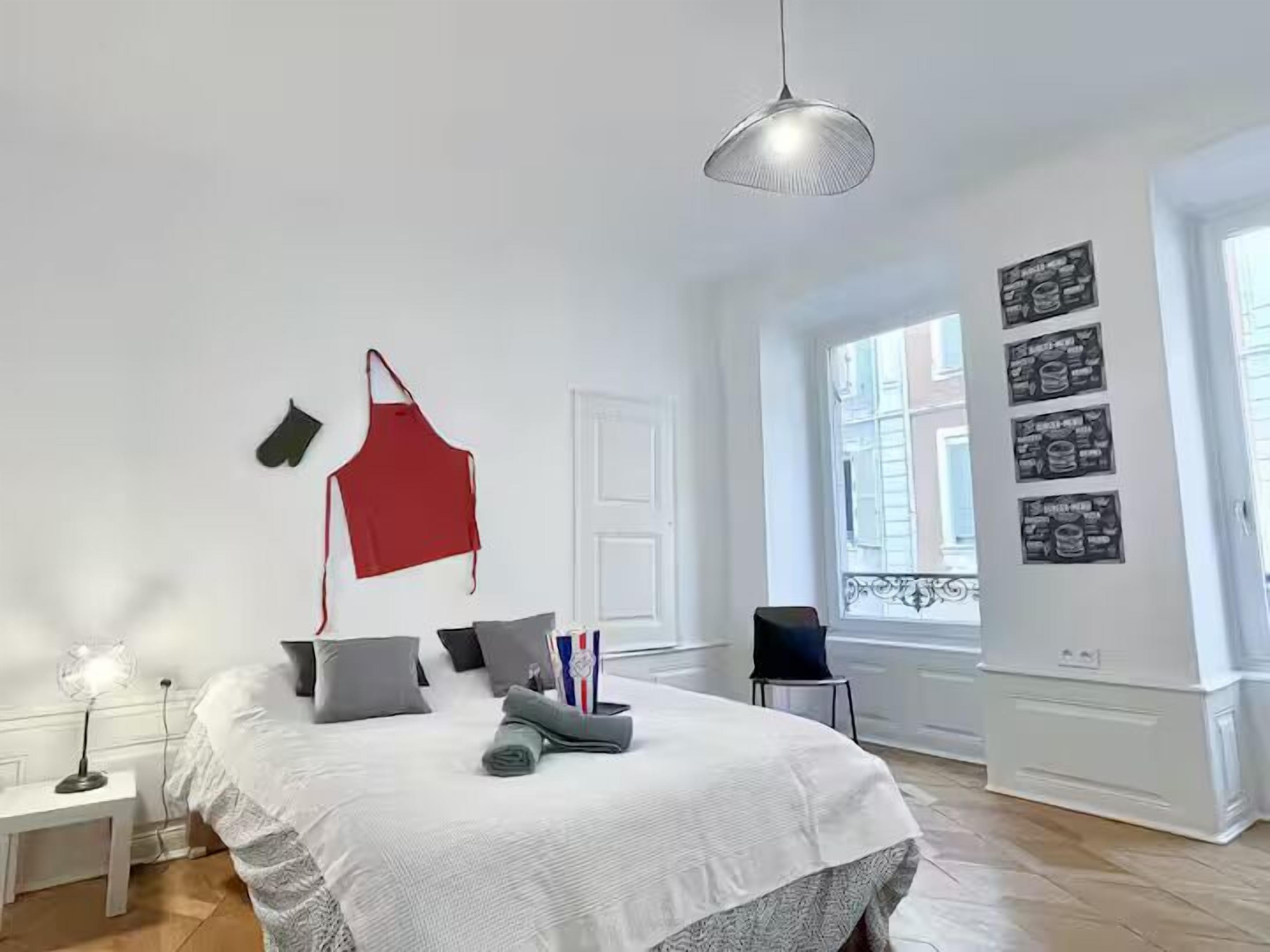 Estúdio luxo, banheiro privativo, vista para a cidade | Wi-Fi de cortesia