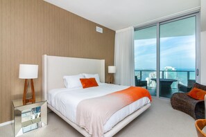 1 bedroom, iron/ironing board, WiFi, bed sheets - Lyfe Resort 1 Br /1 Bath Steps from Beach & Beautiful OceanViews up to 4 guests (Hollywood)