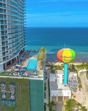 Exterior - Lyfe Resort 1 Br /1 Bath Steps from Beach & Beautiful OceanViews up to 4 guests (Hollywood)