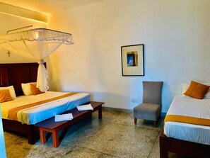 Bureau, espace de travail pour ordinateur portable