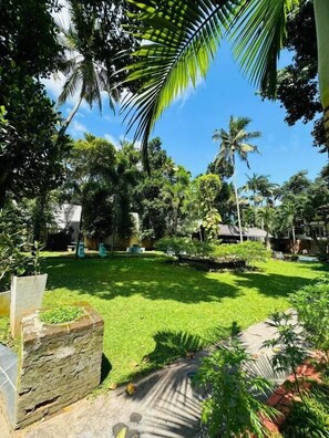 Unclassified image, 5 of 34, button - Airport Heritage (andiambalama)