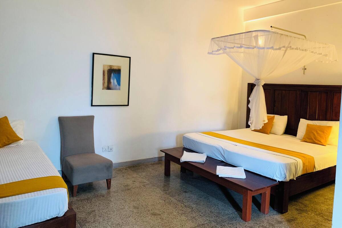 Family Room, 4 Bedrooms, Garden View | Bathroom | Shower, free toiletries, hair dryer, towels