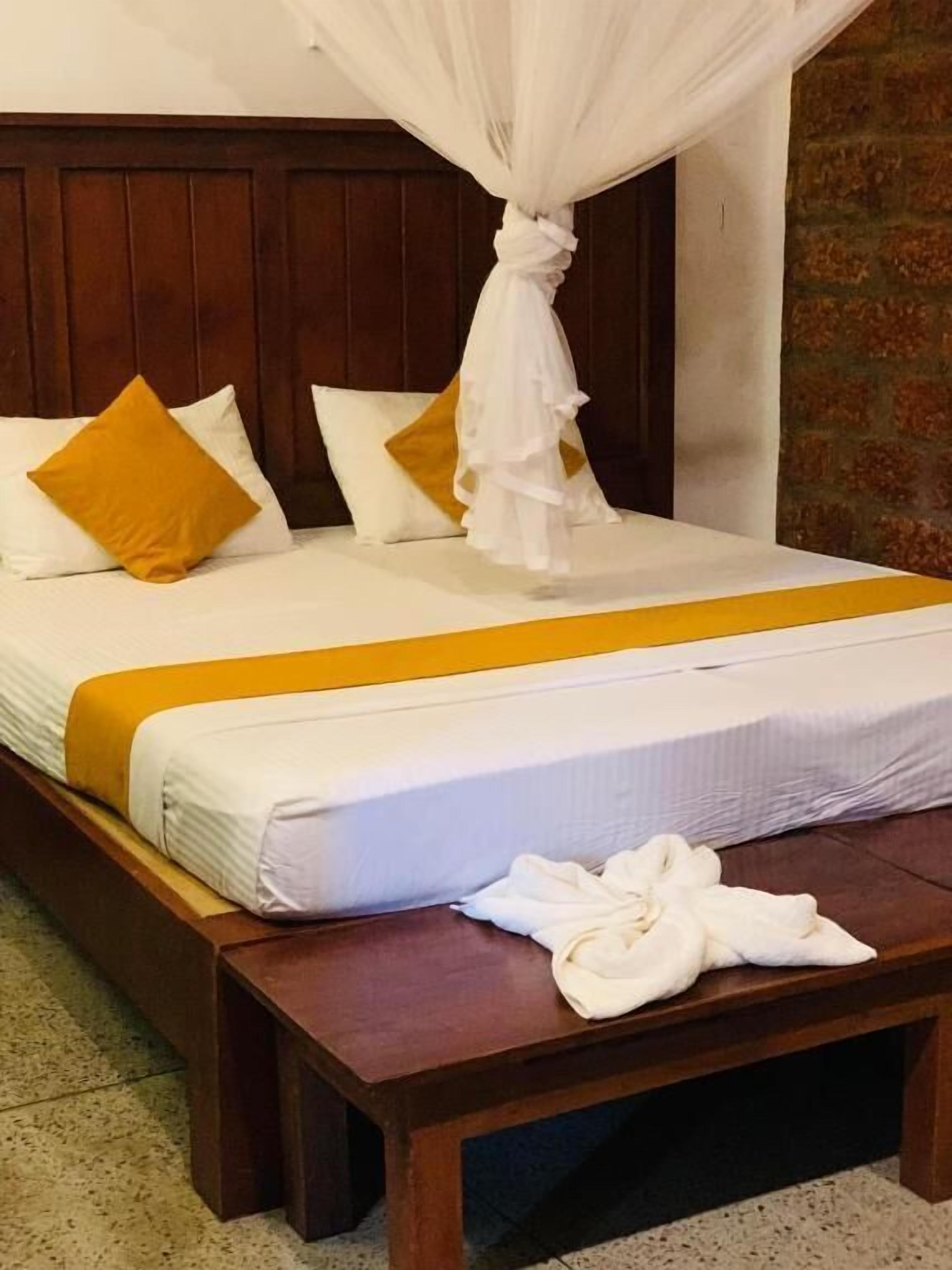 Bureau, espace de travail pour ordinateur portable