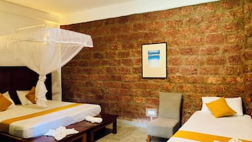 Bureau, espace de travail pour ordinateur portable