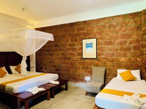 Comfort Triple Room | Desk, laptop workspace, iron/ironing board - Airport Heritage (andiambalama)