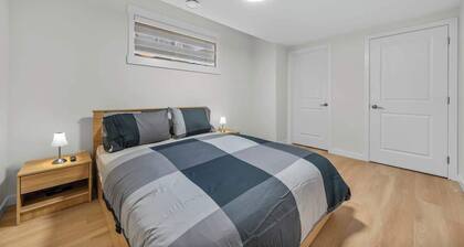 Bright 1BR Basement Suite Near U of A