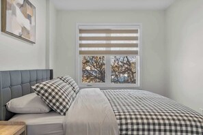 3 habitaciones, tabla de planchar con plancha, wifi y ropa de cama 