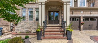 Spacious 4BR Home with Private Yard & Fast WiFi