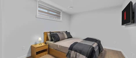 1 chambre, fer et planche à repasser, Wi-Fi, draps fournis