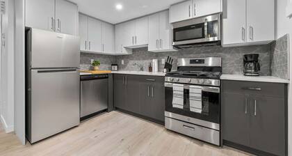 Cozy 1BR Basement Suite Near U of A & Whyte Ave