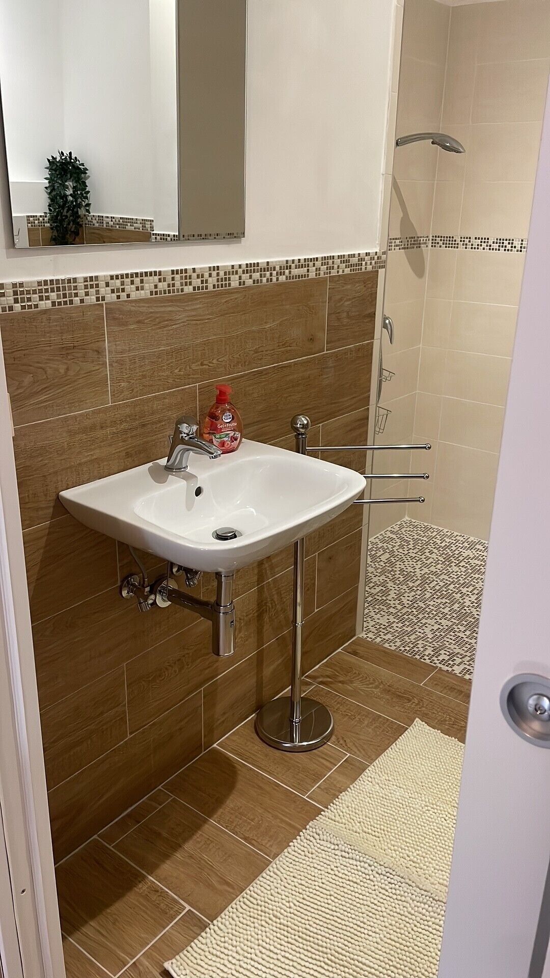Doccia, asciugacapelli, bidet, asciugamani