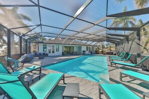 Pool - Luxury Waterfront Villa Private Pool RR-003794 (Cape Coral)