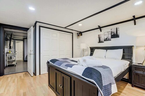 Cozy 1BR Retreat, Sleeps 4, Near I-70 & DEN