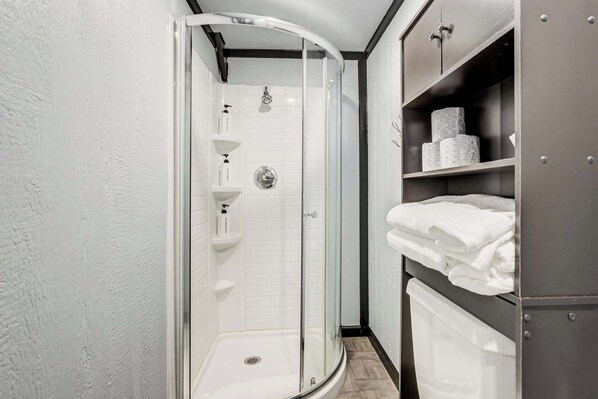 Shower, towels