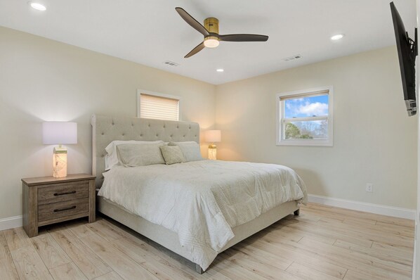 Unclassified image, 1 of 13, button - Cozy Home in Newton (Newton)