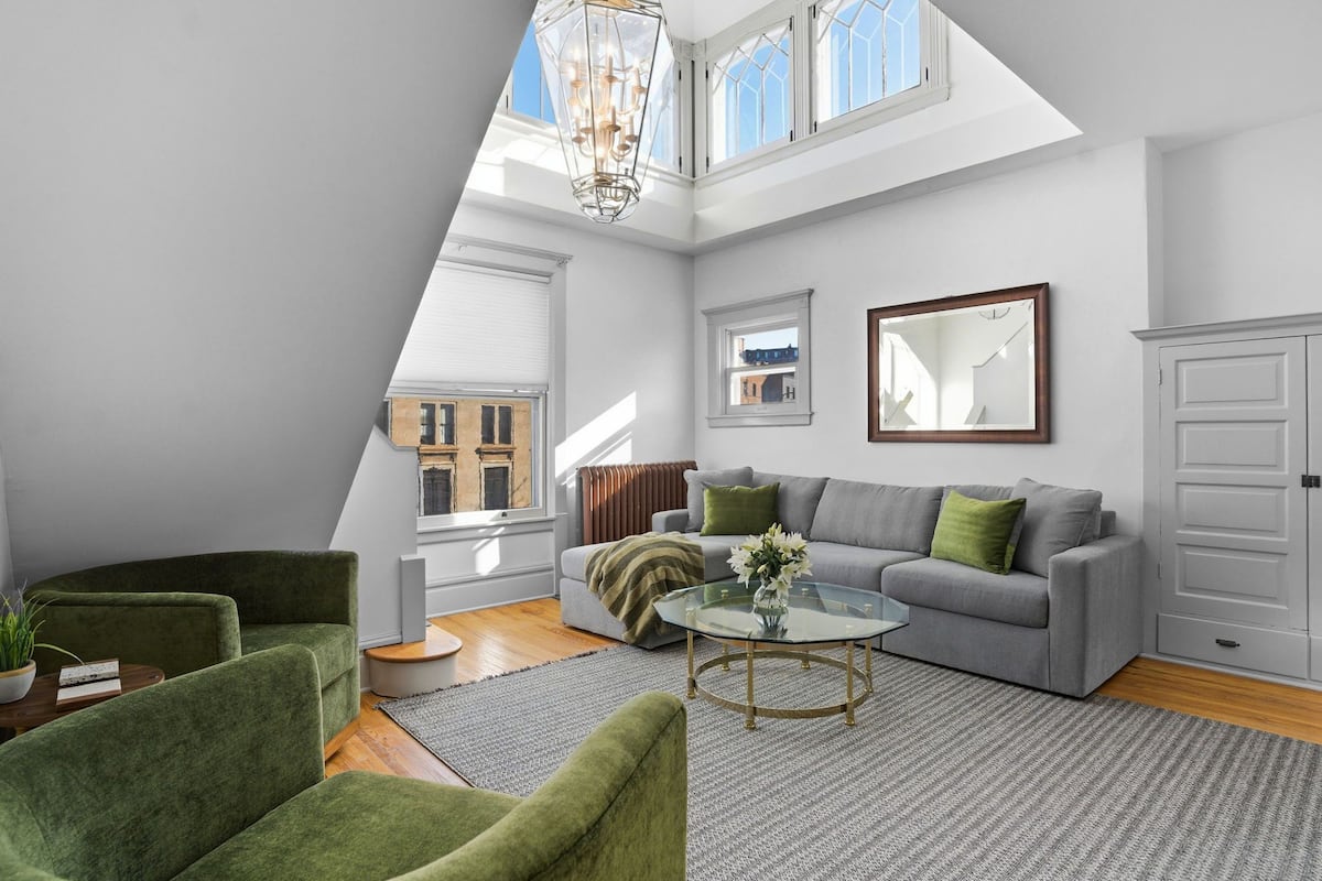 House (Multiple Bedrooms) | Front of property