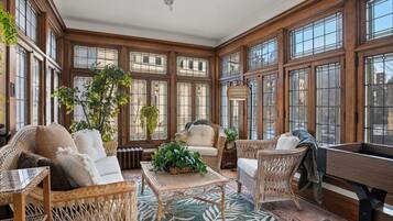 House (Multiple Bedrooms) | Property amenity