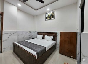 Single Room - Hotel The Orchid Plaza (BARI BRAHMANA)