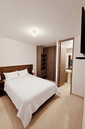 3 bedrooms, iron/ironing board, WiFi, bed sheets - 17th Floor in North Cartagena : 3H : Swimming Pool + Gym (Cartagena de Indias)