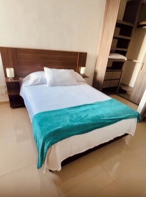 3 bedrooms, iron/ironing board, WiFi, bed sheets - 17th Floor in North Cartagena : 3H : Swimming Pool + Gym (Cartagena de Indias)