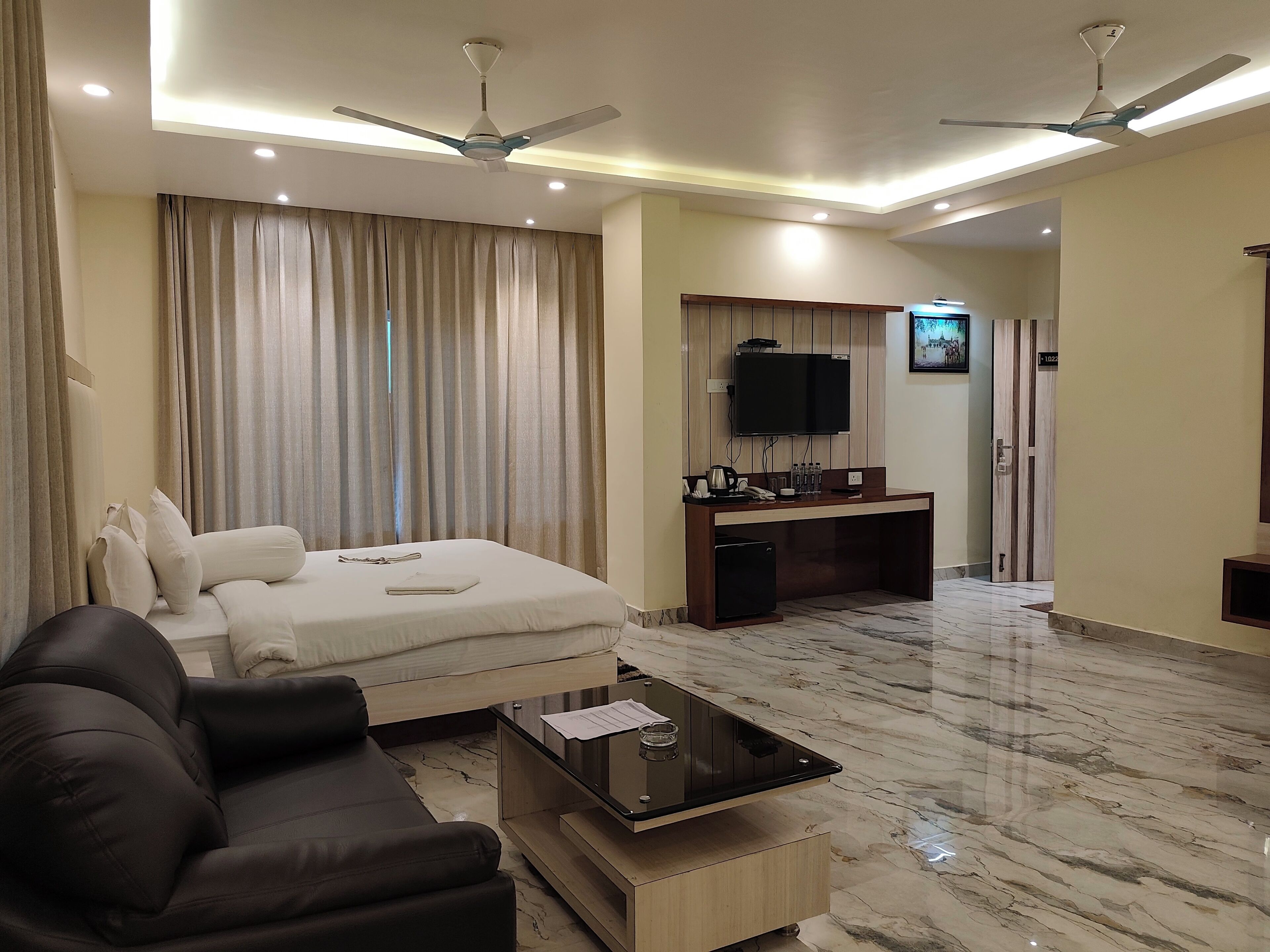 Luxury Deluxe | Free WiFi