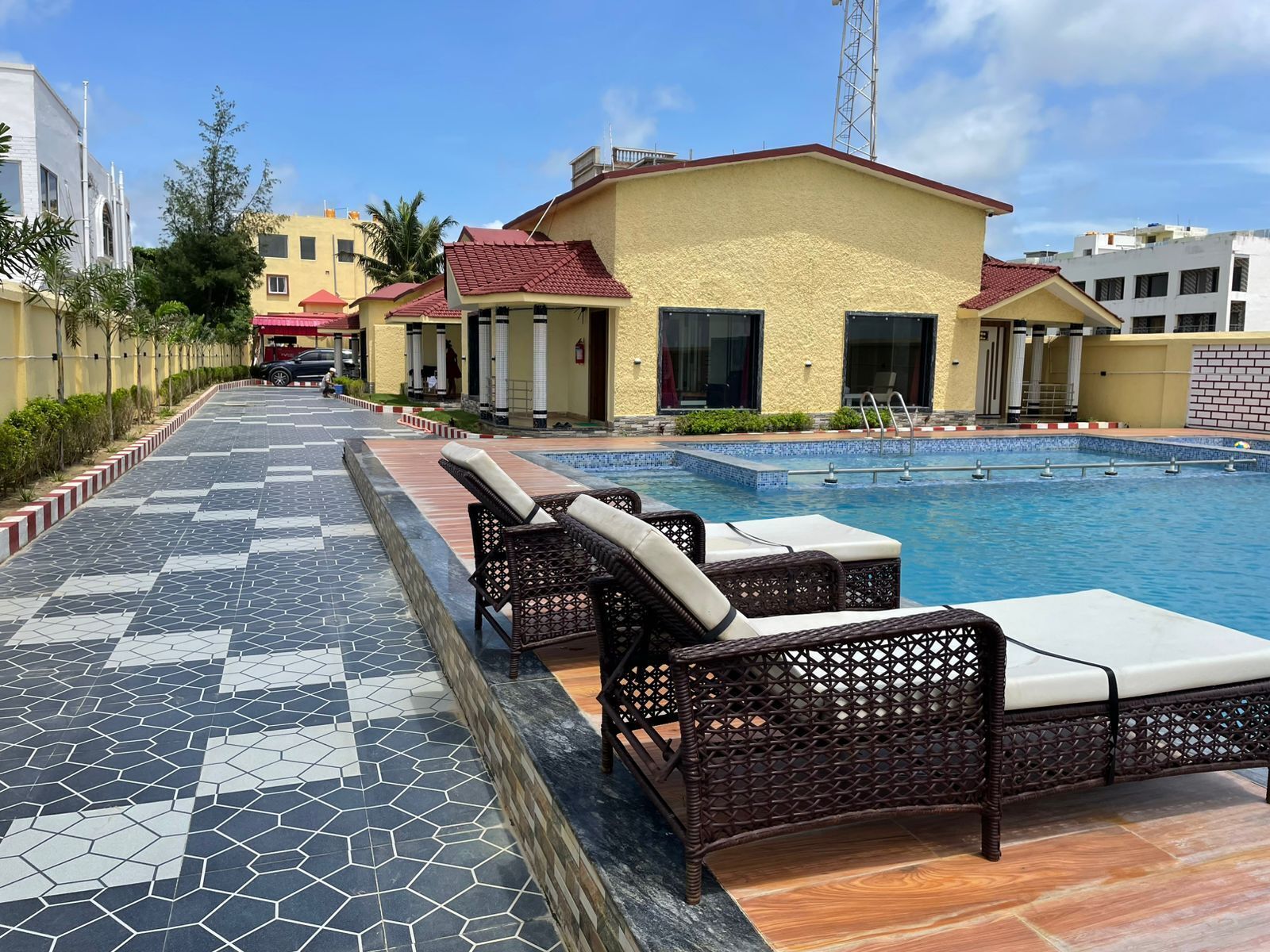 Casa de campo Royal, vistas a la piscina | Piscina | Una piscina al aire libre