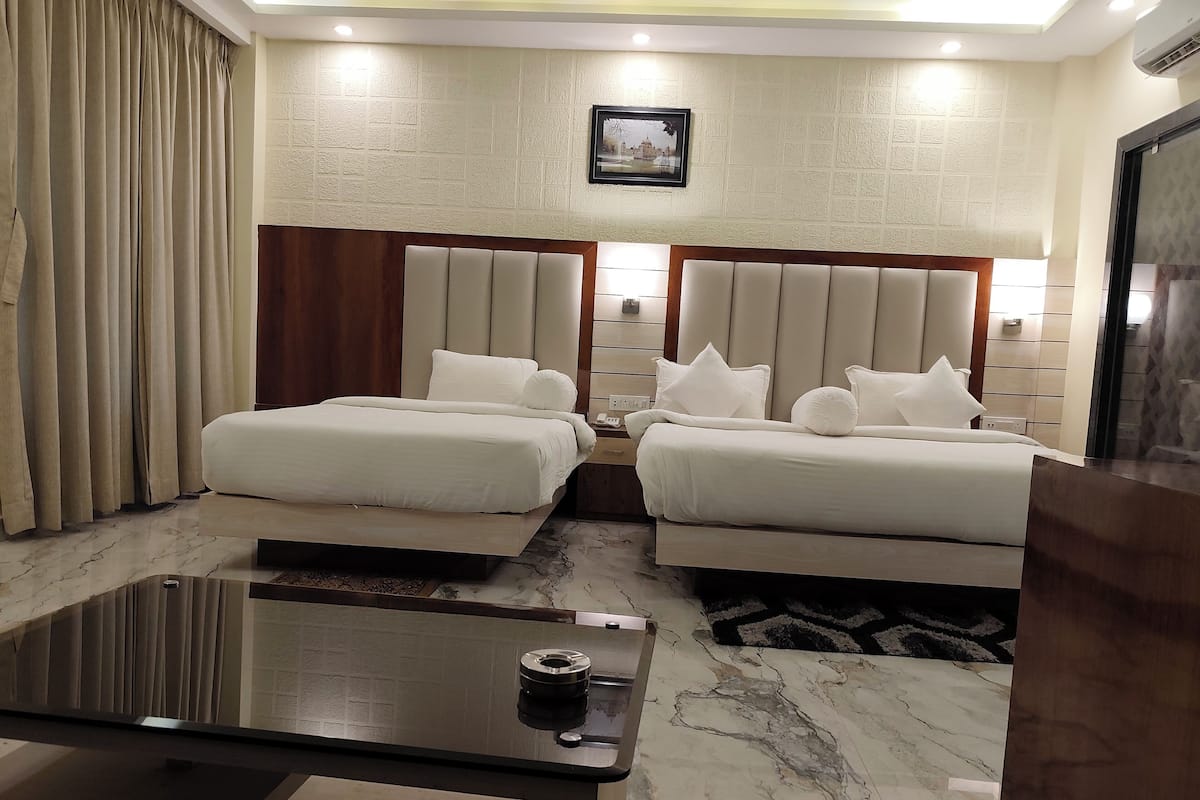 Premium Deluxe | Free WiFi