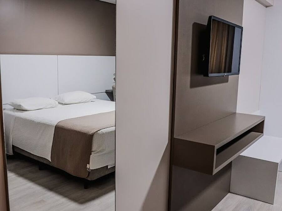 Espacio para trabajar con un portátil y wifi gratis