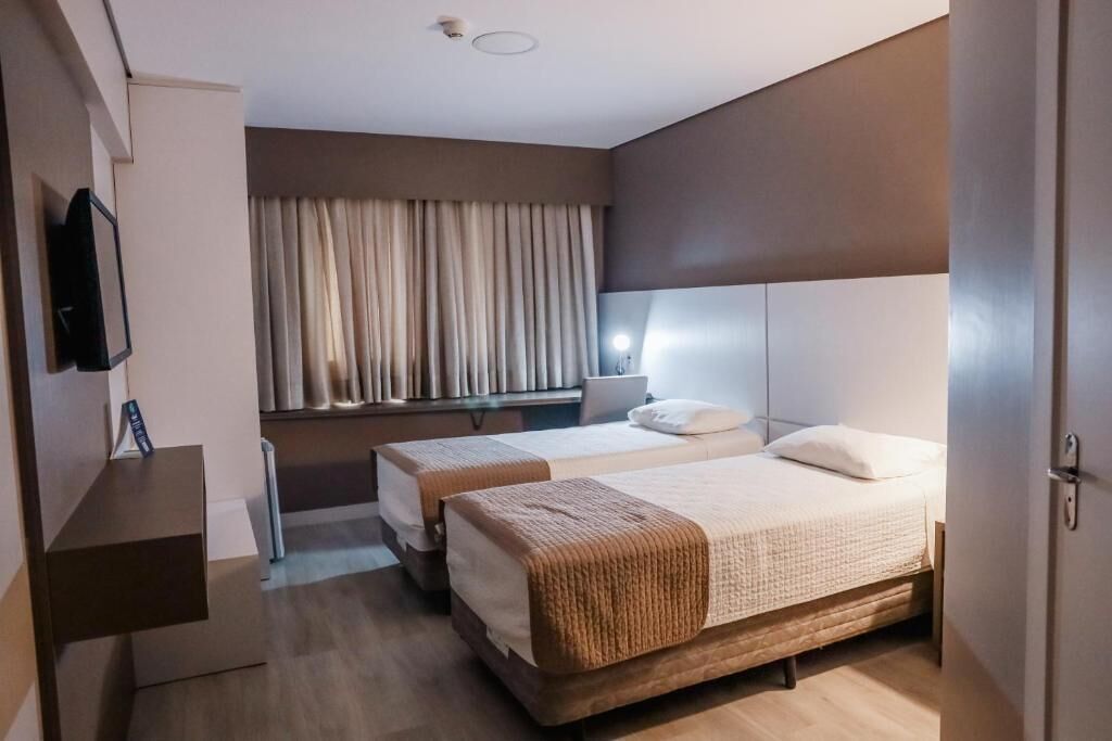 Deluxe Double Room Single Use | Laptop workspace, free WiFi