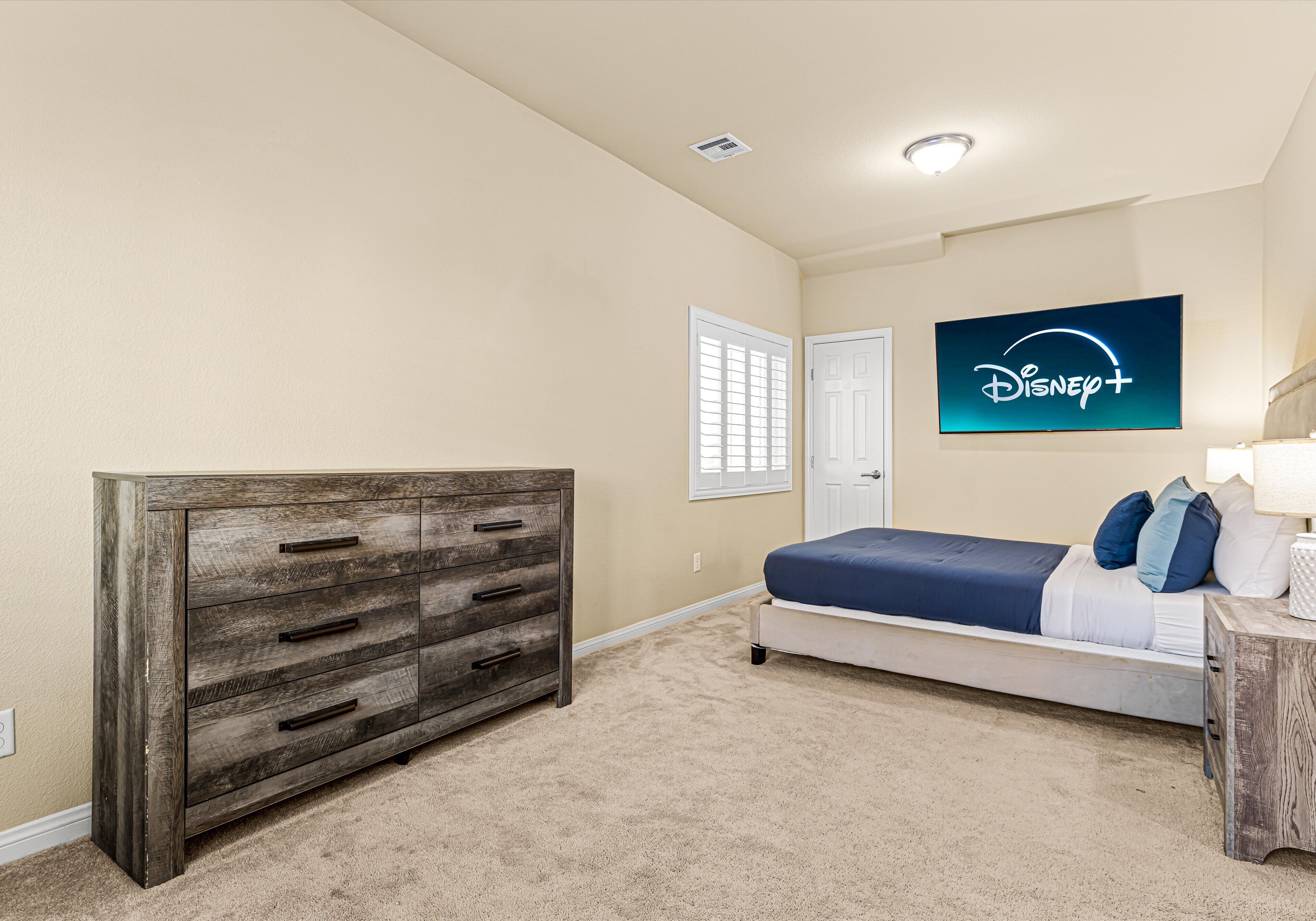 4 bedrooms, desk, iron/ironing board, free WiFi