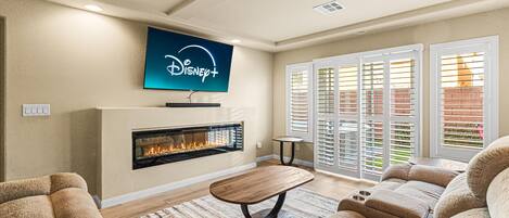 Smart TV, fireplace