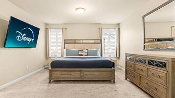 4 Schlafzimmer, Schreibtisch, Bügeleisen/Bügelbrett, kostenloses WLAN