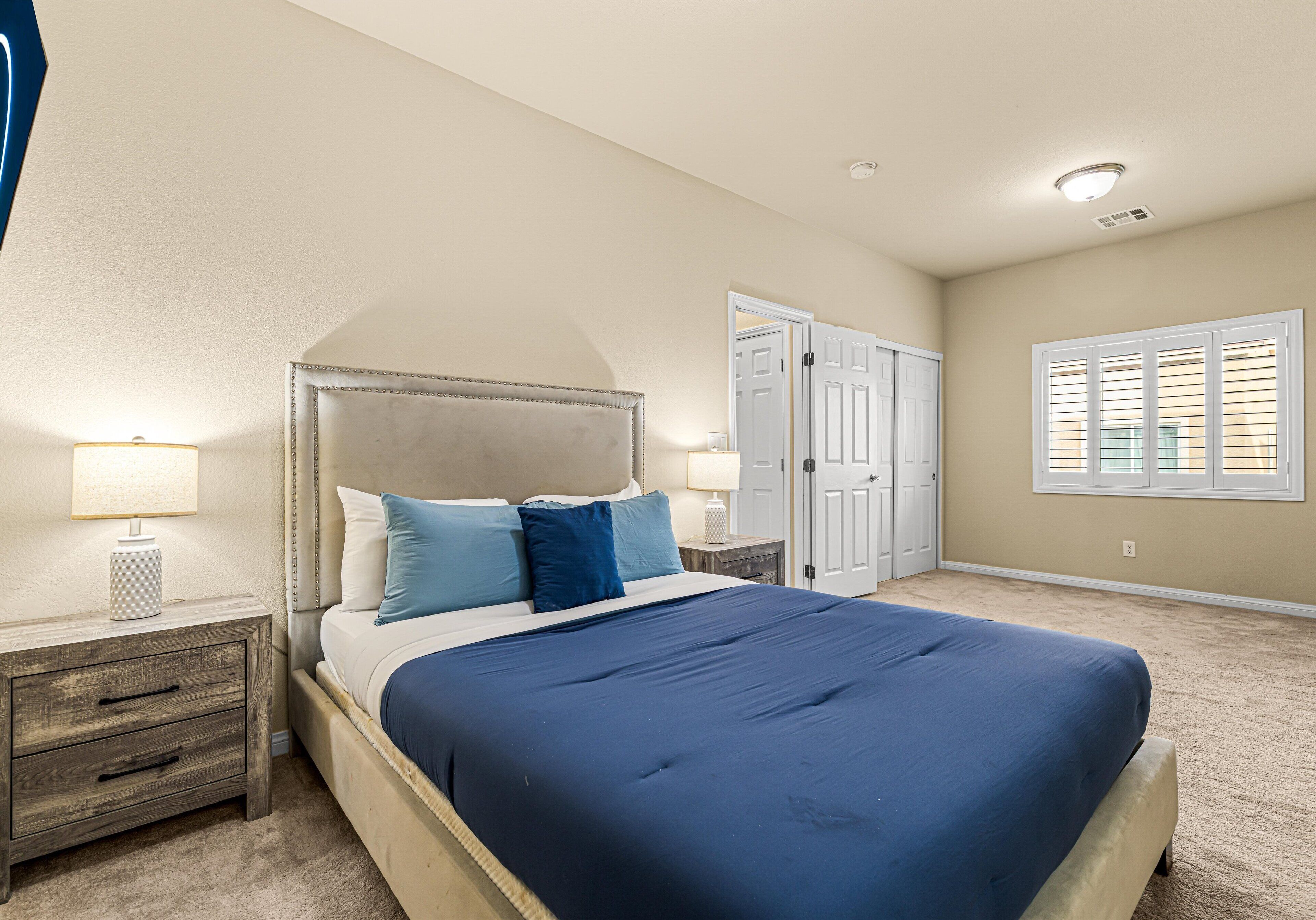 4 bedrooms, desk, iron/ironing board, free WiFi