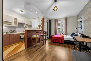 Una scrivania, ferro/asse da stiro, Wi-Fi, lenzuola